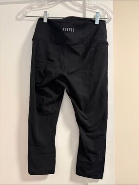 NOBULL Black Capri Leggings for Women